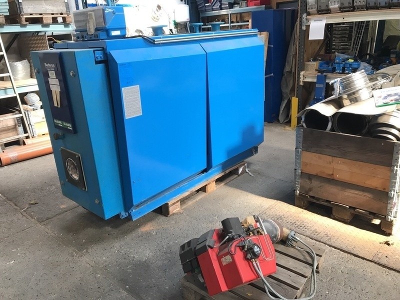 Oliefyr inkl. Kedel, brænder og skorsten