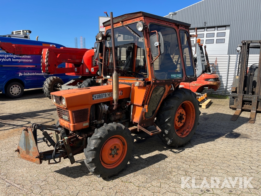 Traktor Kubota L245DT
