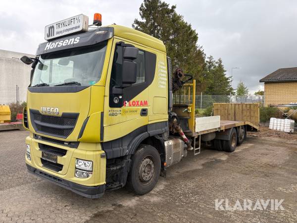 Lastbil Iveco Stralis 260 med Fassi F80A.0.23 kran