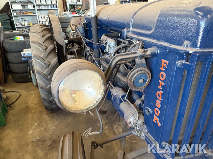 Veteran traktor Fordson major