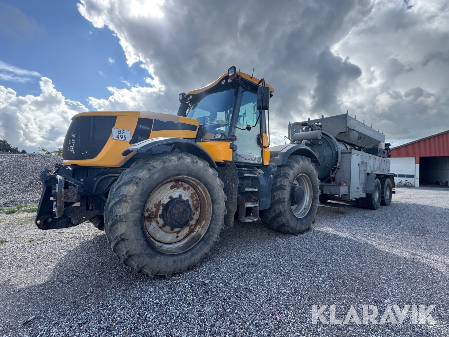 Traktor JCB Fastrac 8250 med Gøma GK12 Vario 12.000 L slamsuger