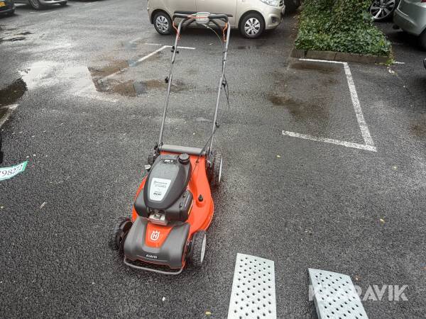 Græsslåmaskine Husqvarna LC 353AWD