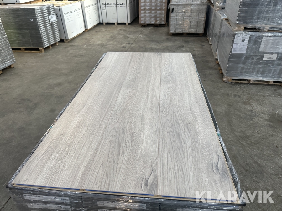 SWISS KRONO Noblesse V4 Ascona Oak 8mm - 121,2 m2