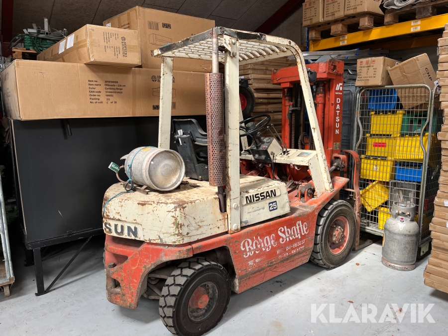 Gaffeltruck Datsun PF02