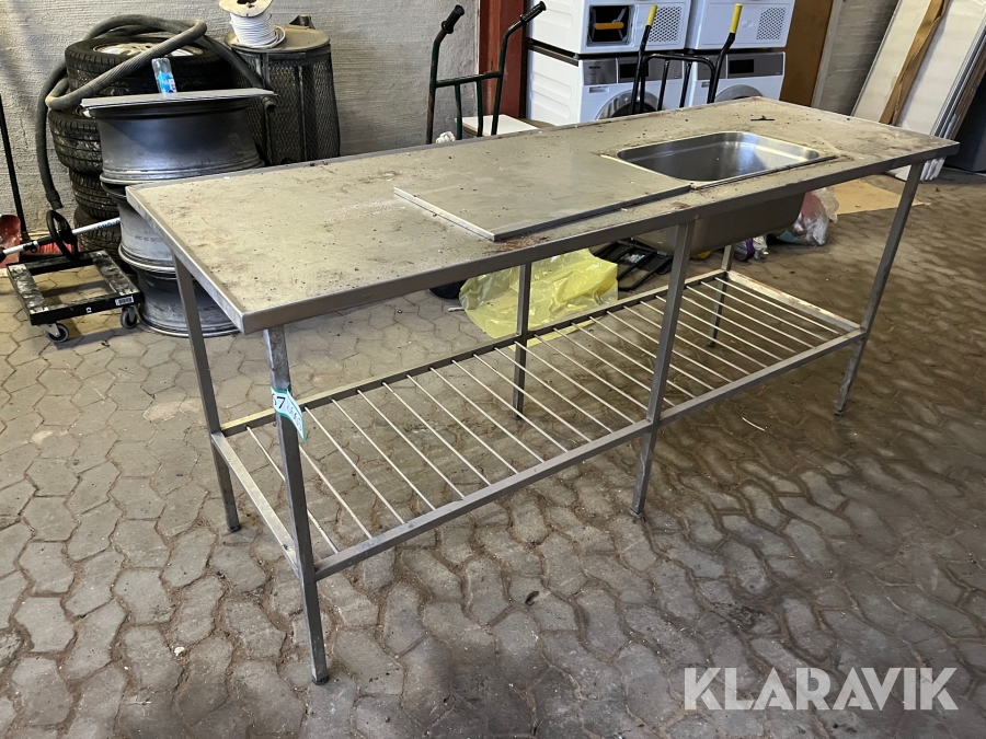 Stålbord med vask