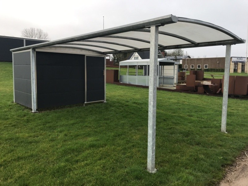 Carport med redskabsrum