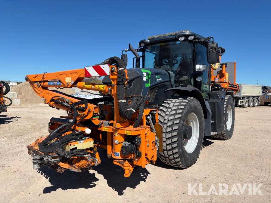 Traktor JCB Fastrac med komplet MULAG klippeopsætning 