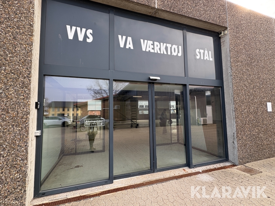 Indgangsparti med vindfangssluse Record