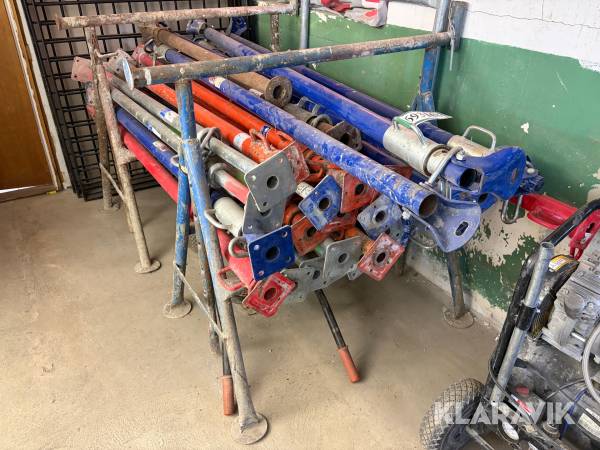 Lot soldater og støttestænger 35 styk