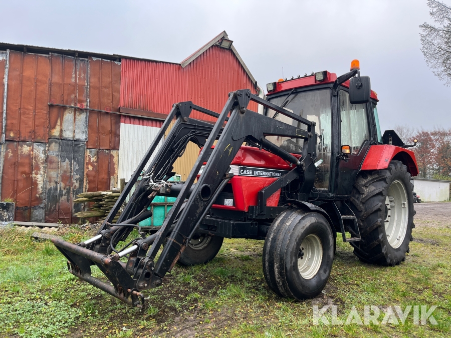 Veterantraktor Case IH 845 XL Turbo med frontlæsser