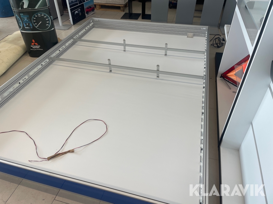 Skilt med lys, Aarhus, Klaravik auktioner