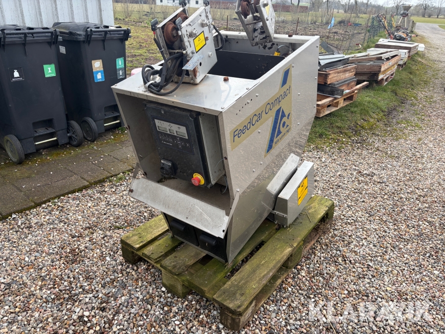 Foderautomat Alfa Laval Agri FeedCar Compact