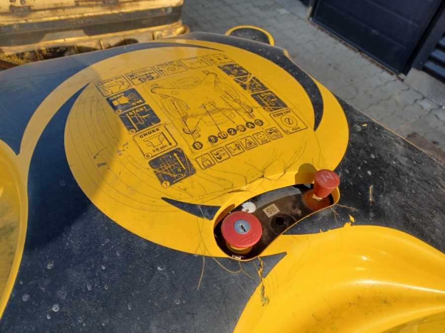 Fjernstyret plæneklipper