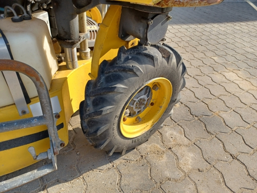 Fjernstyret plæneklipper