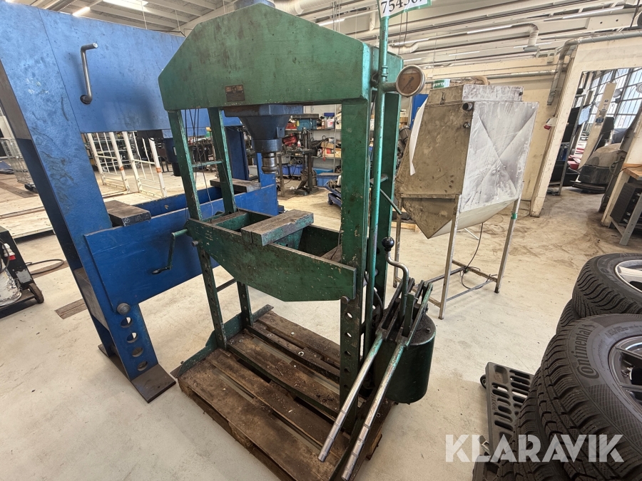 Værkstedspresser Sigurd Stenhøj