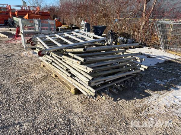 Stillads stort lot af blandet stillads