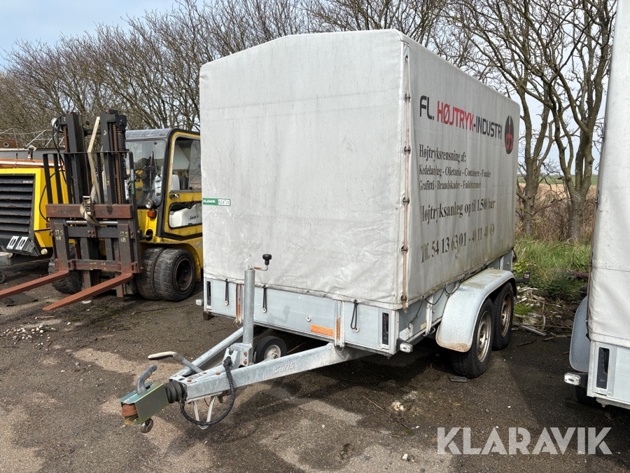Trailer med spuleanlæg Saris