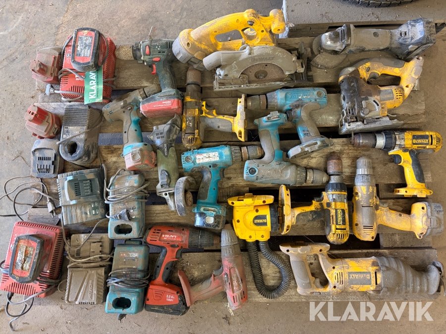 Lot - Assorteret håndværktøj DeWalt, Makita, Hilti, Metabo, Hitachi - 1 palle