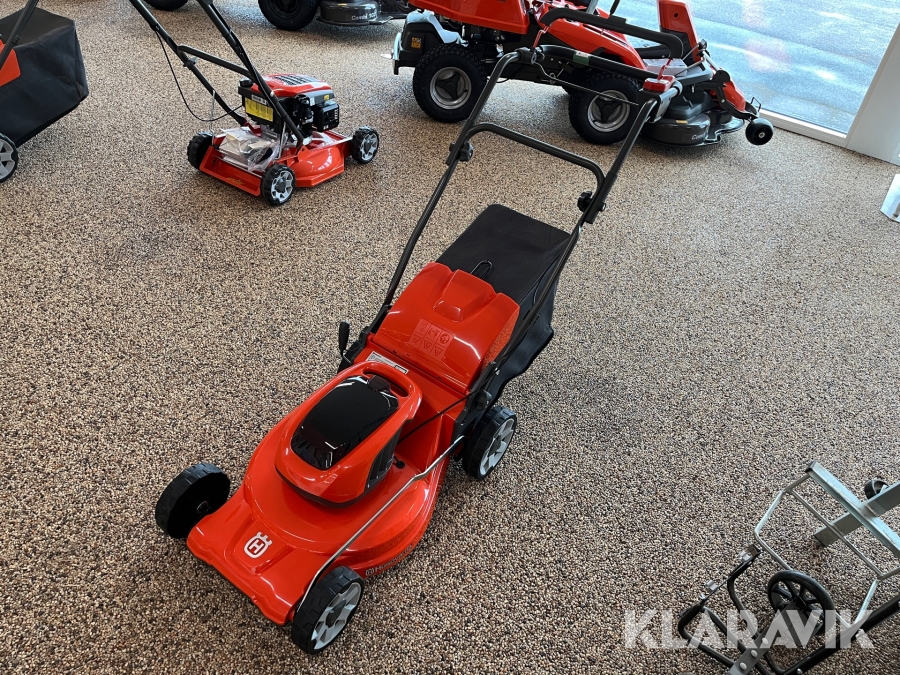 Græsslåmaskine Husqvarna LC 142iS
