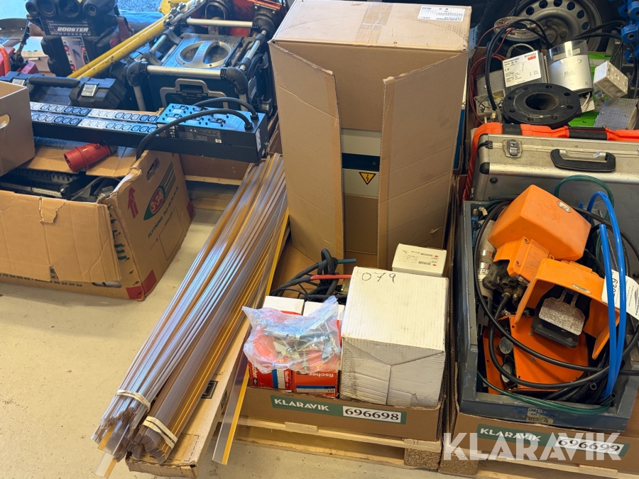 Blandet parti montageværktøj og elmaterialer