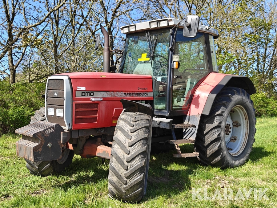 Traktor Massey Ferguson 8110