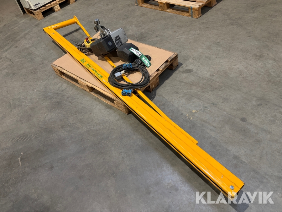 Svingkran Max fodgaard 500 kg. Carl Stahl 620 elektrisk talje