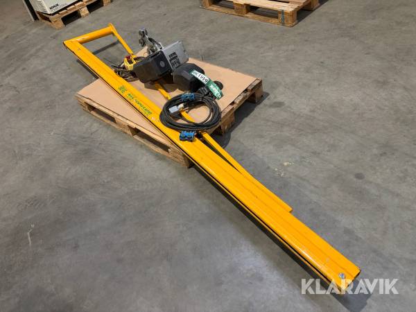 Svingkran Max fodgaard 500 kg. Carl Stahl 620 elektrisk talje