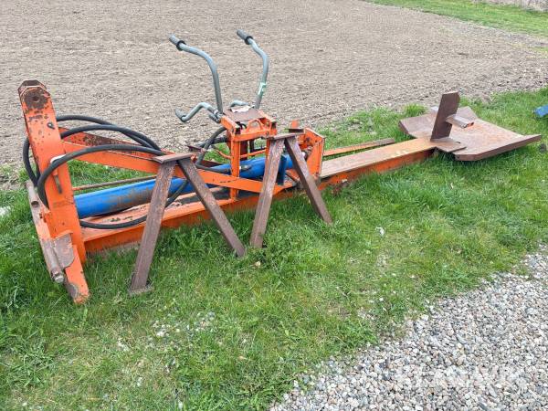 Brændekløver Ballario og forestille