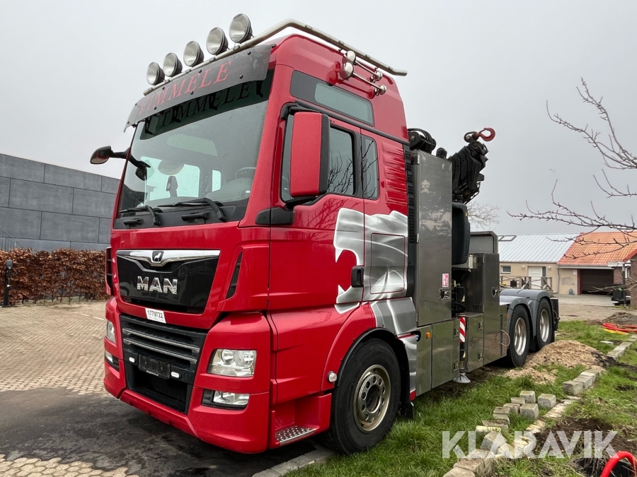 Trækker MAN TGX 28.500 6x2-2 BI med Fassi F345 kran