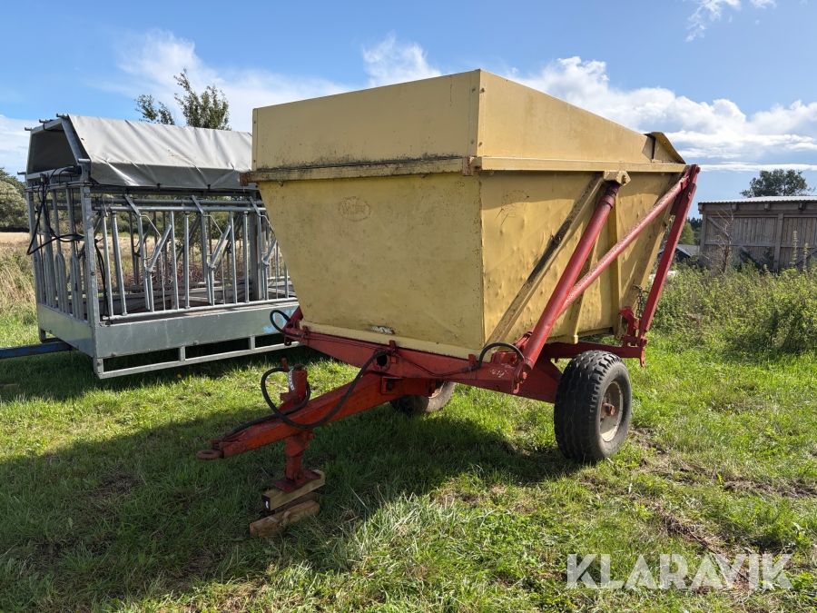 korntipvogn til traktor