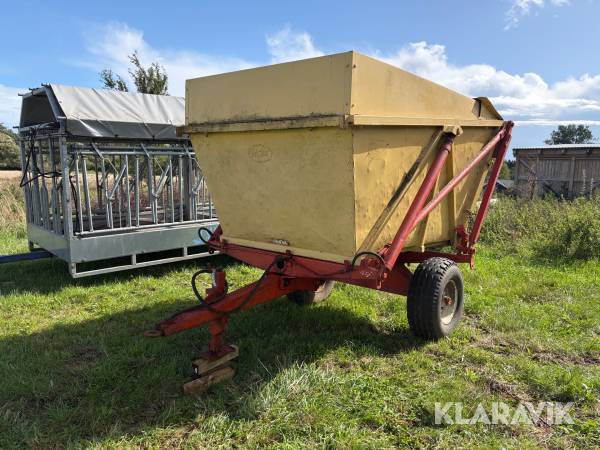 korntipvogn til traktor