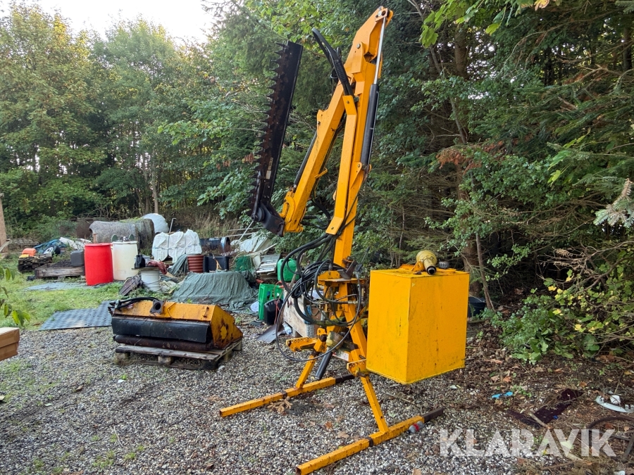 Armklipper McConnel MAG 450 med slagleklipper