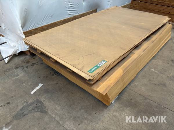 træfiberplader 105 styk.