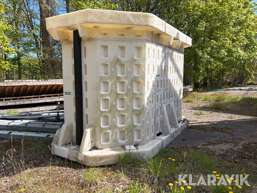 Plastbrønd med pumpestation til spildevand