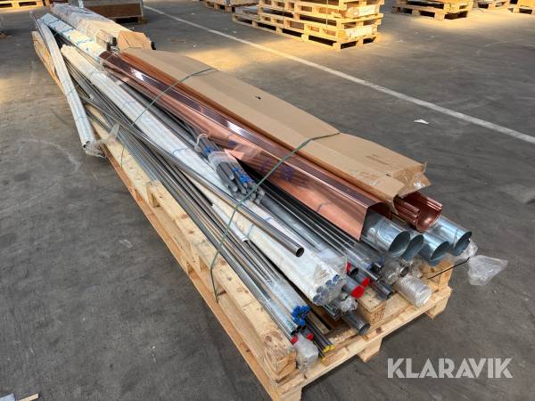 Lot - Tagrender, rør og stige - 1 palle