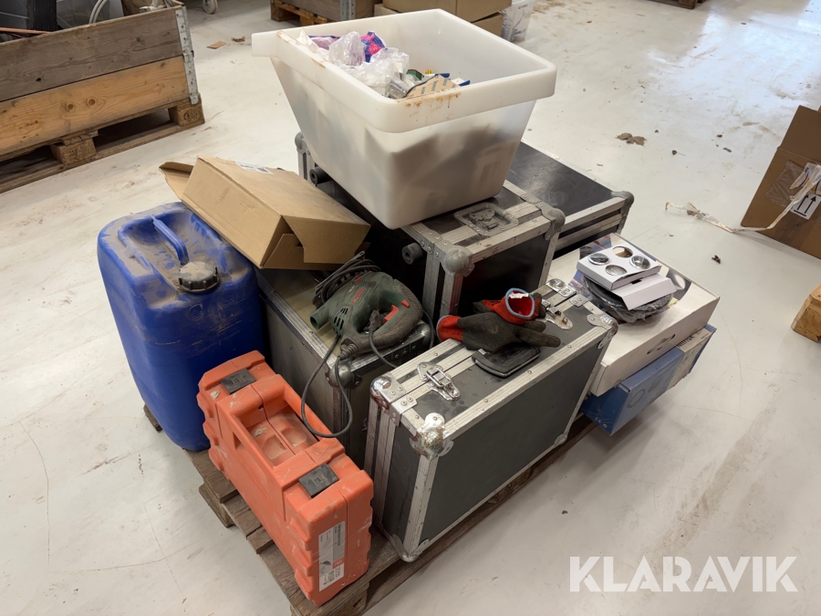 Assorteret værktøj og  tilbehør - 1 palle