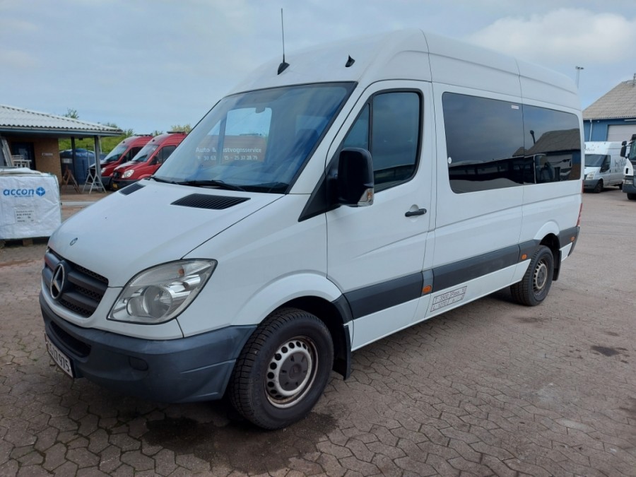 10 personers bus med afgift