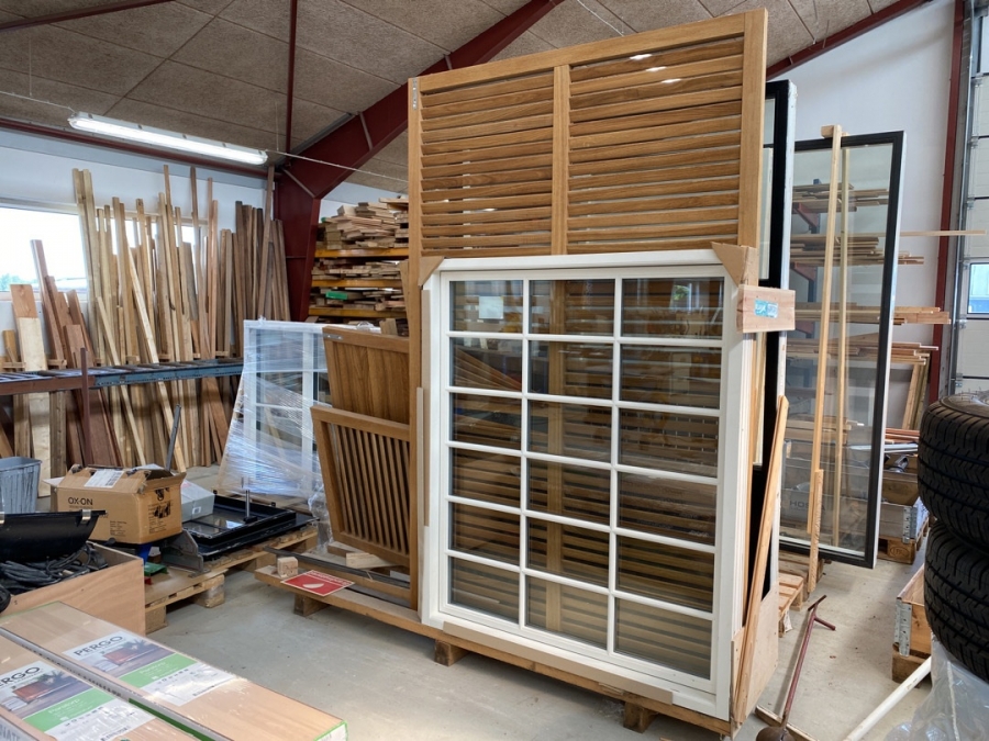 Facade, vindue og skydedør