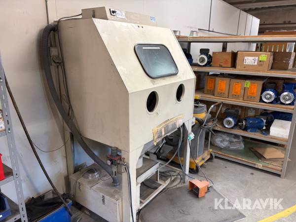 Glasblæser ILB-Maskiner Development Ilb 1200 med støvsuger.