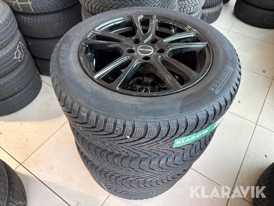 Dæk med fælg Pirelli - AMG 215/60R17 - 4 styks/1 sæt