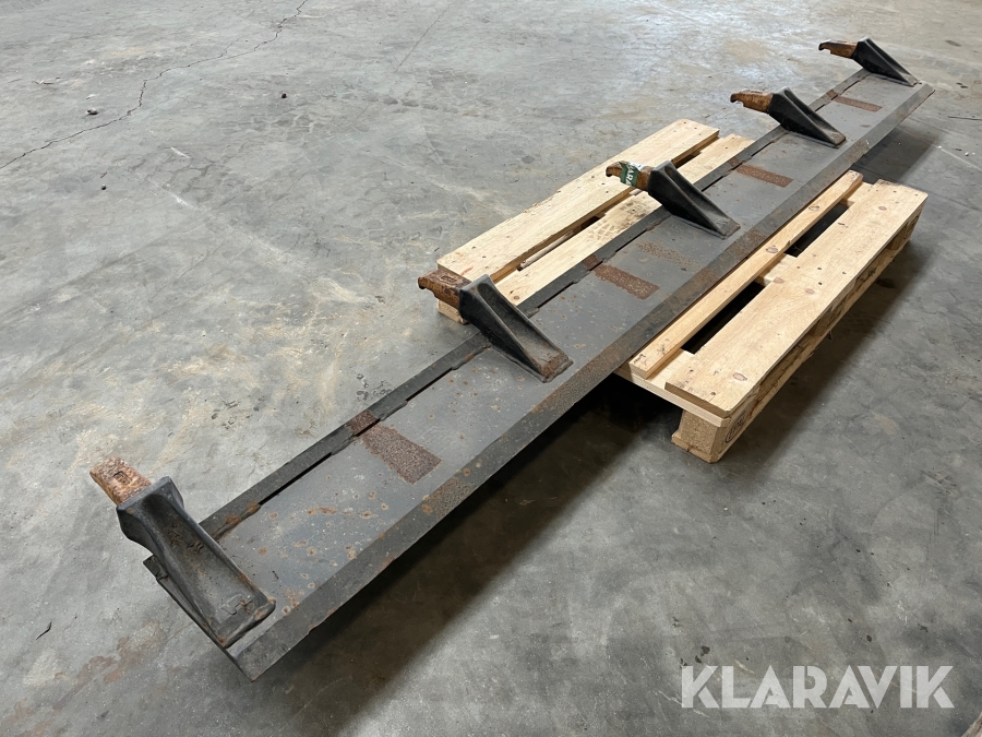 Sneskær fra Case 721 gummiged