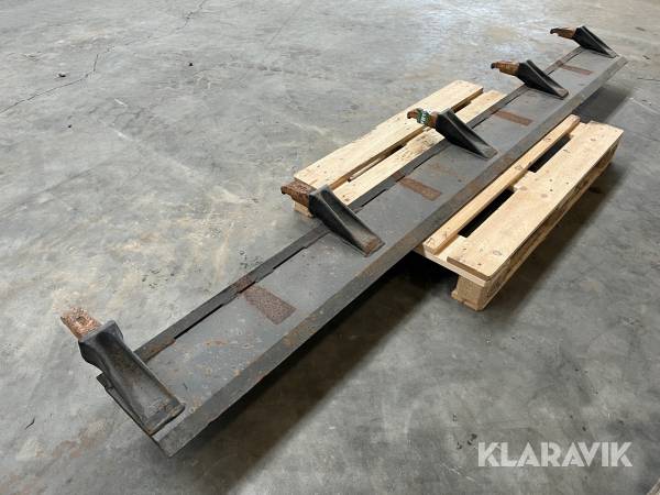 Sneskær fra Case 721 gummiged