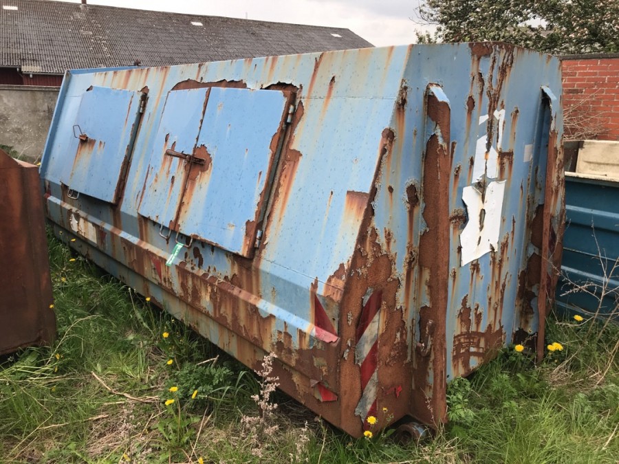 Lukket affalds container