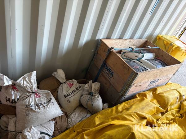 Sandsække - grus - olieopsamlingsmåtter