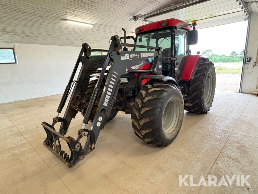 Traktor med frontlæsser McCormick MC115 