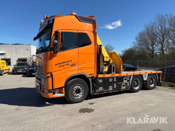 Lastbil Volvo FH16 550 6x4 med mobilkran sværgodstrækker