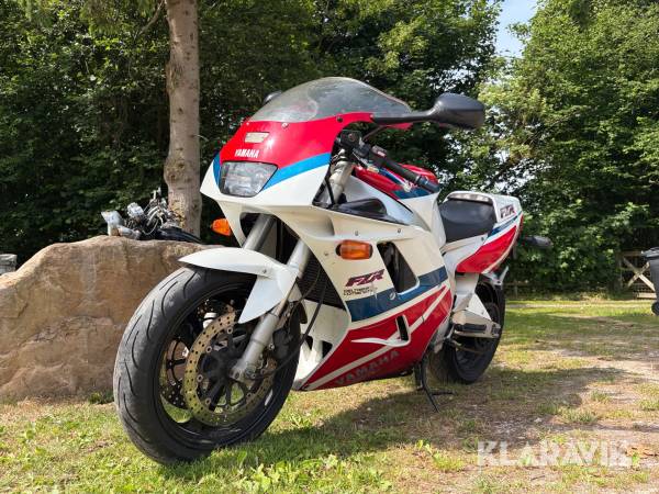 Motorcykel Yamaha FZR 1000 Genesis
