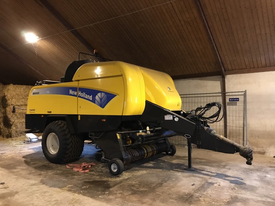 New Holland bigballe presser
