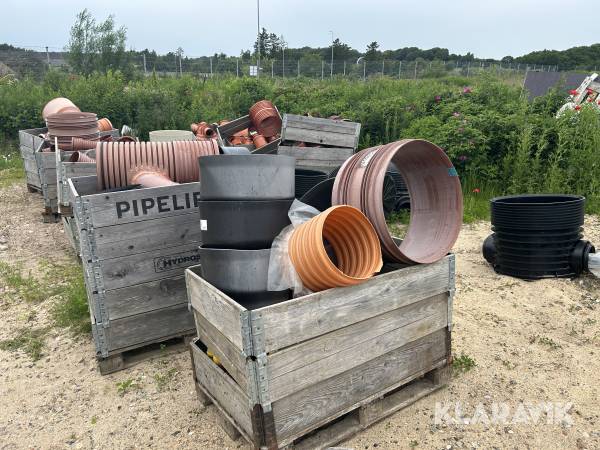 Brønddele, bunde og koblinger til brønde og diverse rør