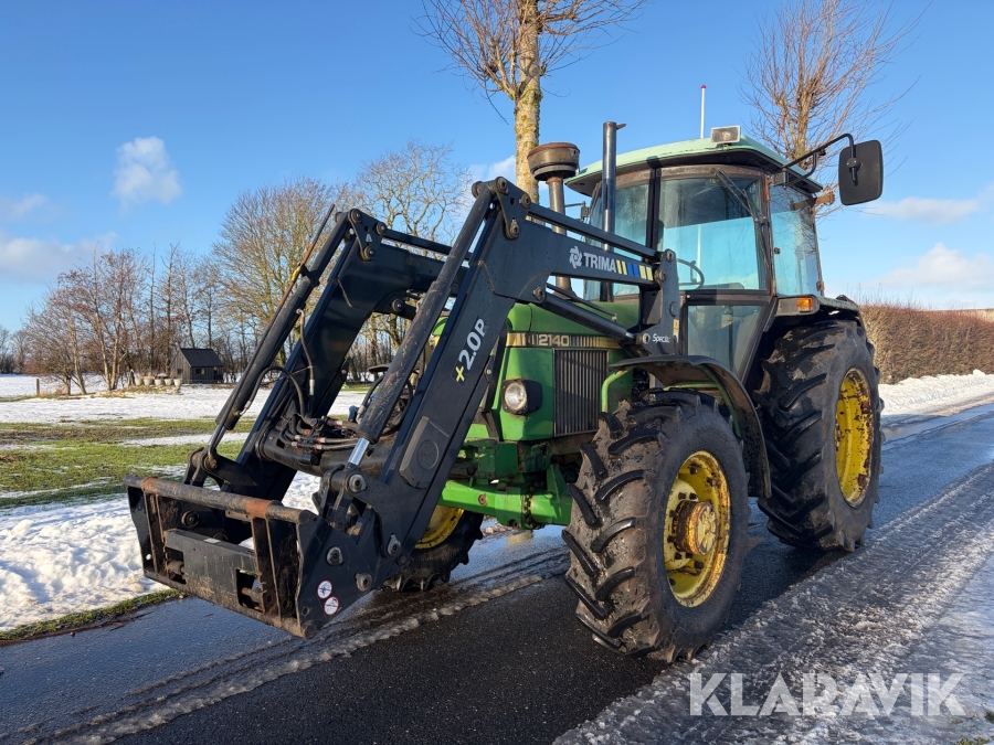 Traktor John Deere 2140 med frontlift